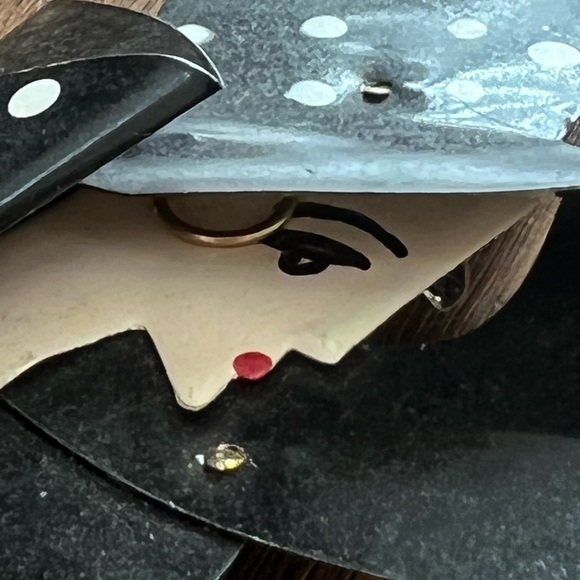 Vintage Art Deco Large Painted Aluminum Stylish Lady Pin - Picture 3 of 5